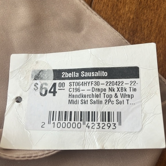 2bella Sausalito Drape Neck Tie Back Satin Tan Cropped Top Size L - Picture 4 of 6